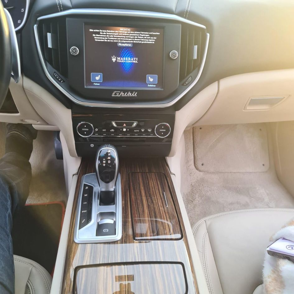 Infotainment sistem – središnja konzola