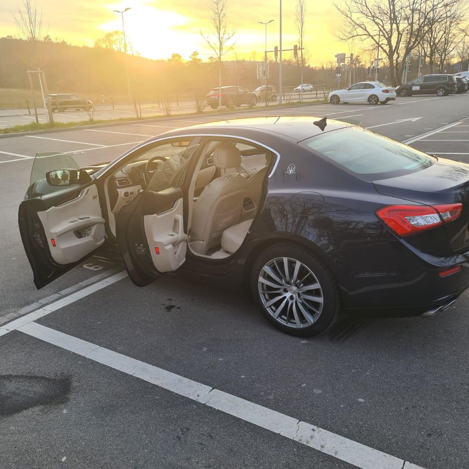 Silueta uz zalazak sunca